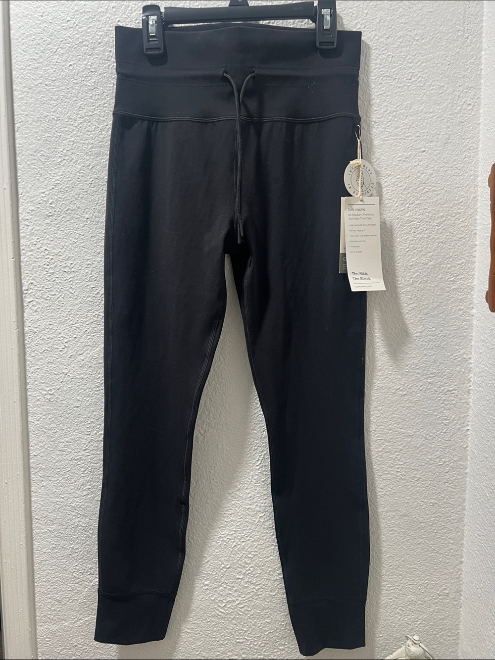 Vuori Black High-Waist Drawstring Leggings